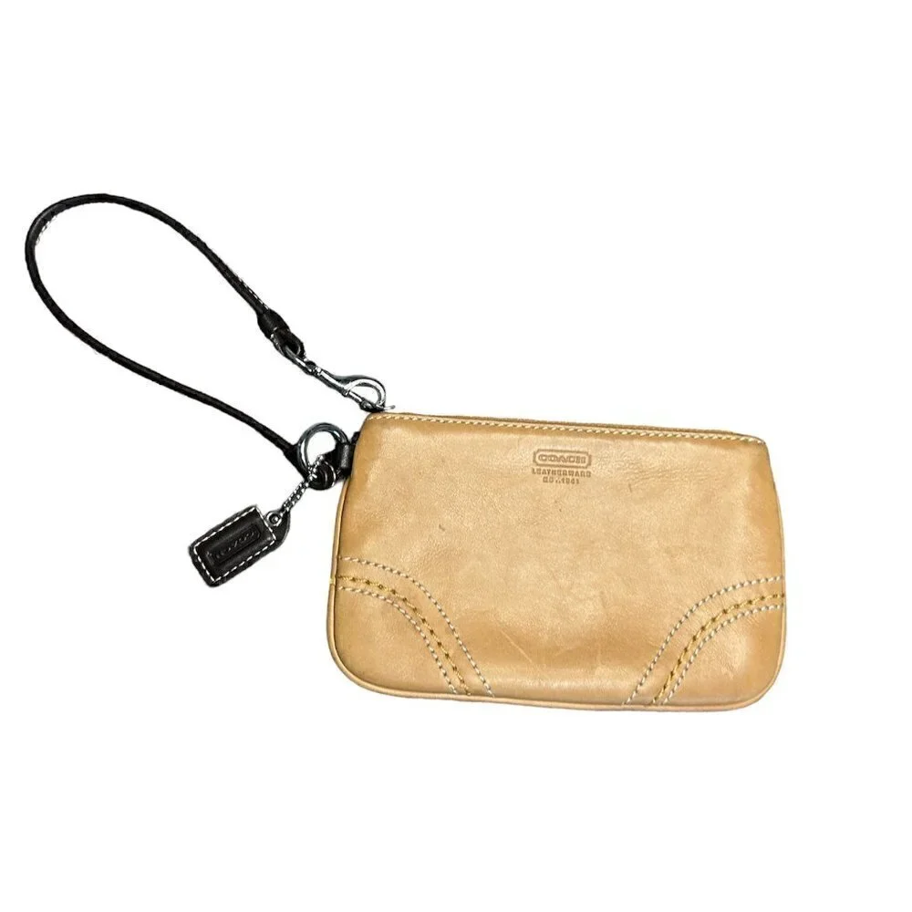 Coach Smooth Leather Zip Wristlet Wallet w COACH Charm GUC